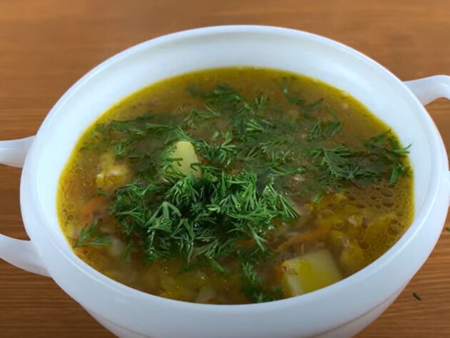Додайте це у воду – і суп буде смачним та ароматним. Рецепт гречаного супу на курячому бульйоні
