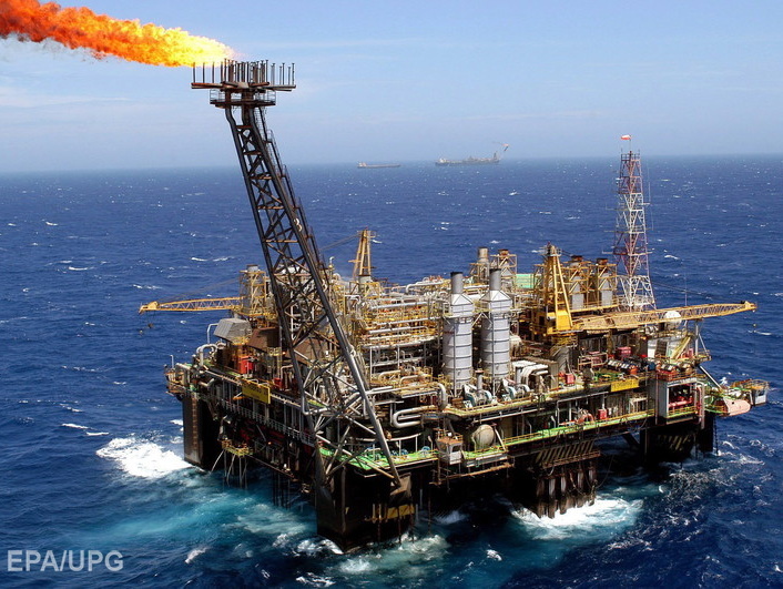 Цена на нефть Brent колеблется ниже $48 за баррель