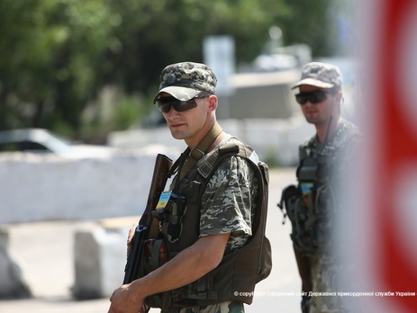 На границе с РФ пограничники задержали украинца, предположительно причастного к незаконным вооруженным формированиям