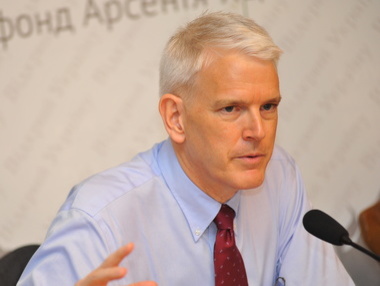 Экс-посол США в Украине Пайфер: Россия в Сирии пытается отвлечь внимание Запада от Украины, но у нее не получится
