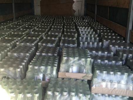 В Днепропетровской области правоохранители блокировали контрабанду 11 тыс. бутылок водки