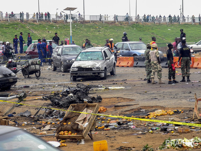 В столице Нигерии от двух взрывов погибли не менее 15 человек