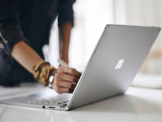 Компания Microsoft представила свой первый ноутбук Surface Book