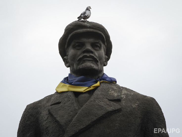 Украинский институт национальной памяти назвал фамилии 520 запрещенных коммунистических деятелей