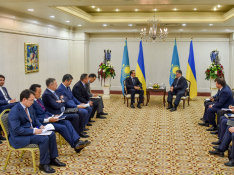 Порошенко и премьер Казахстана Масимов обсудили диверсификацию газоснабжения Украины