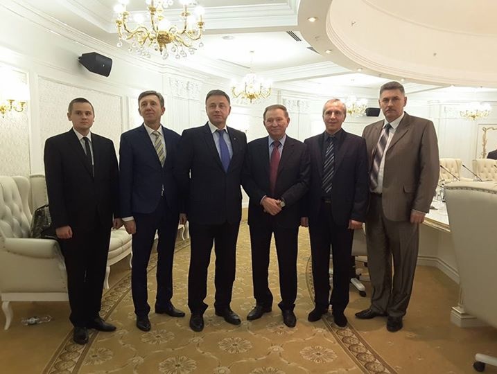 Пресс-секретарь Кучмы: Участники трехсторонней контактной группы проводят видеоконференцию