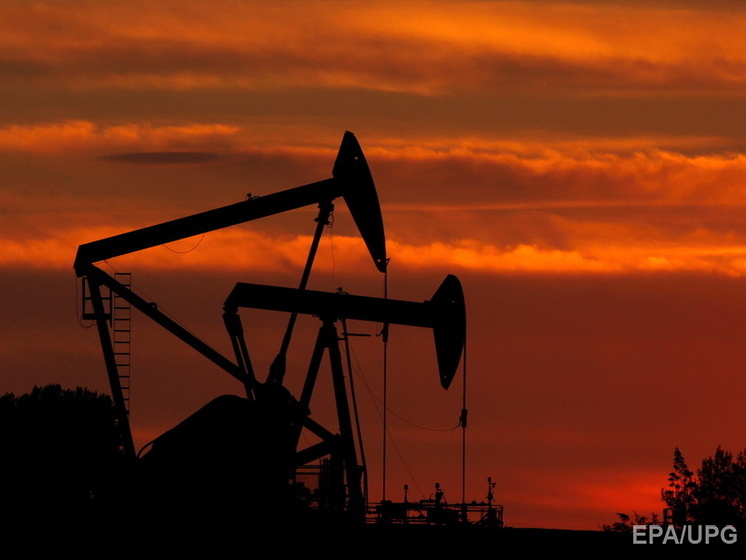 Нефть Brent резко подешевела ниже $49 за баррель