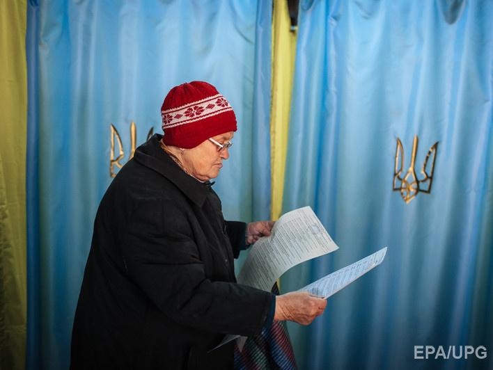 Соцопрос: Только 33% избирателей определились, за кого будут голосовать на местных выборах в Украине