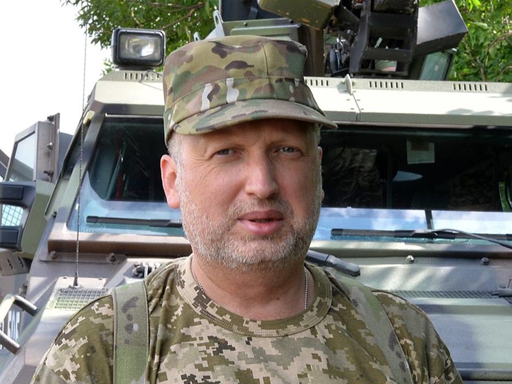 Турчинов: Украина не должна уменьшать расходы на безопасность и оборону