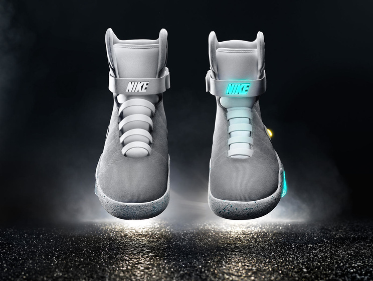 Nike представила самозашнуровывающиеся кроссовки из фильма "Назад в будущее-2"