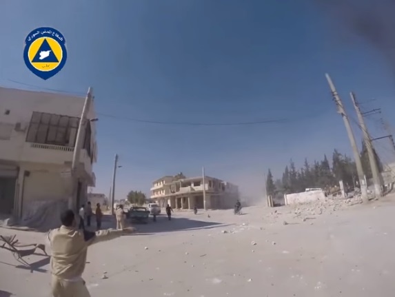 Сирийская оппозиция обнародовала запись авиаудара российских самолетов в жилом квартале Сармина. Видео