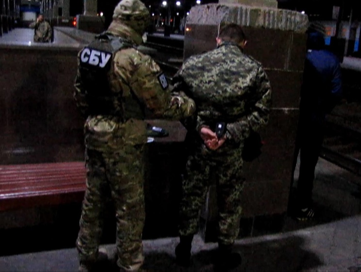 В Харькове правоохранители задержали группу пограничников, переправлявших нелегалов в Украину