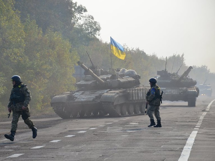Генштаб: Украина завершила отвод танков в Донецкой области