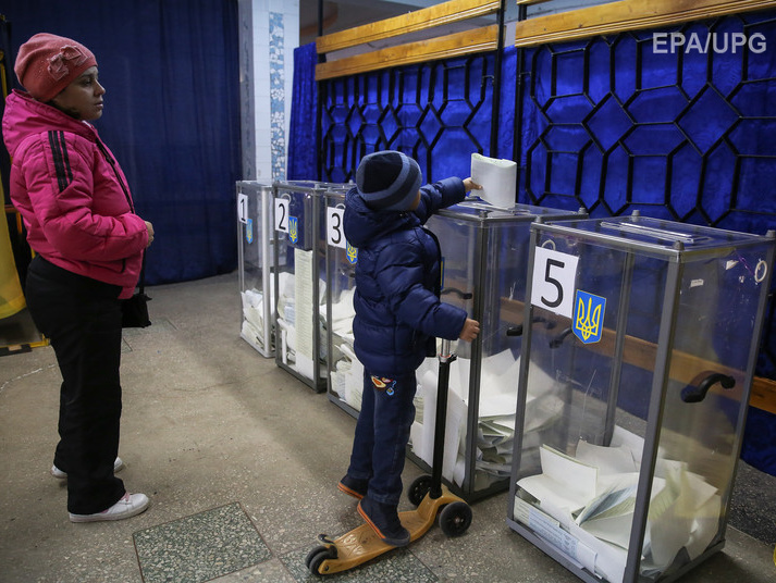 Горсовет: В Харькове началось голосование на участке, где была потеряна печать