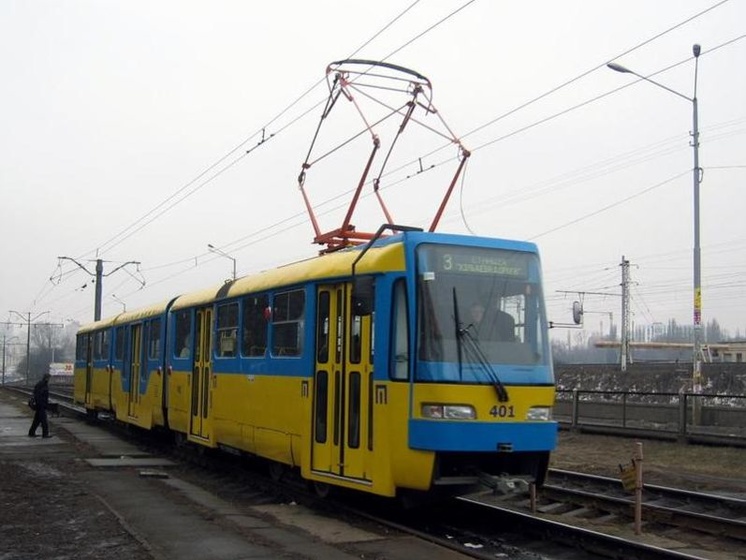 КГГА: В Киеве на шести станциях скоростного трамвая появился Wi-Fi и терминалы для бесконтактной оплаты проезда