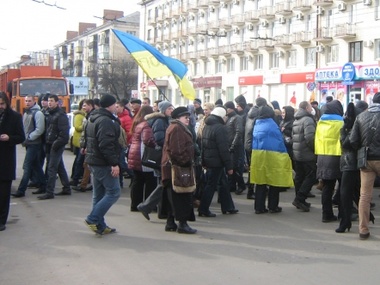 Активисты в Полтаве пикетировали здания МВД и СБУ
