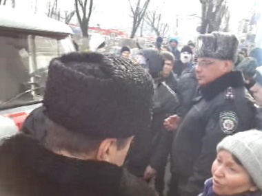 СМИ: В Харькове приготовили поезда для отправки в столицу силовиков
