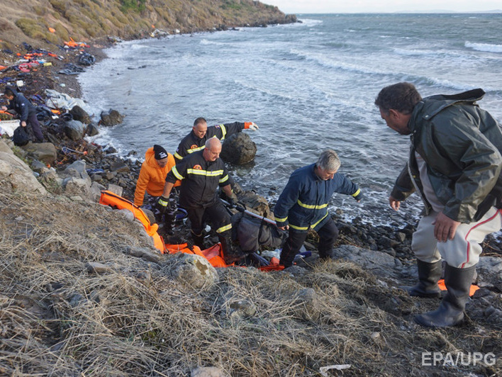 Судно с мигрантами потерпело крушение у берегов Греции