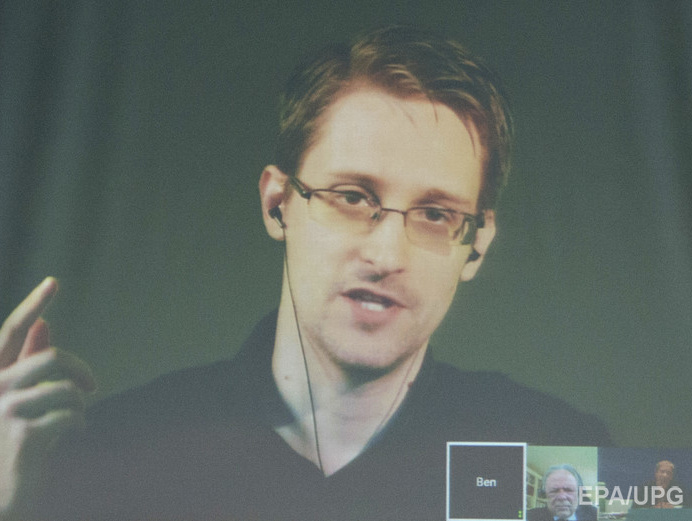 Европарламент призвал прекратить преследование Сноудена