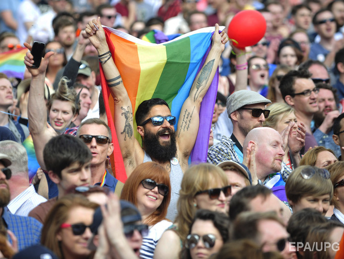 В Ирландии президентская комиссия легализовала однополые браки