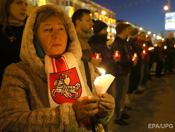 В Минске оппозиция проводит шествие в День памяти предков "Дзяды"