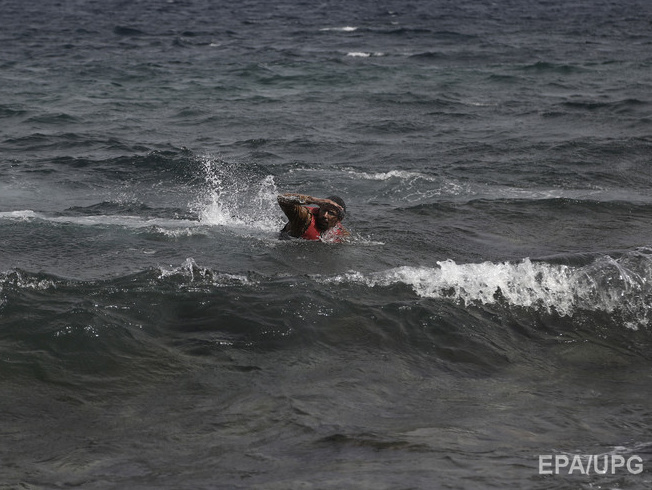 По меньшей мере 13 мигрантов утонули в Эгейском море