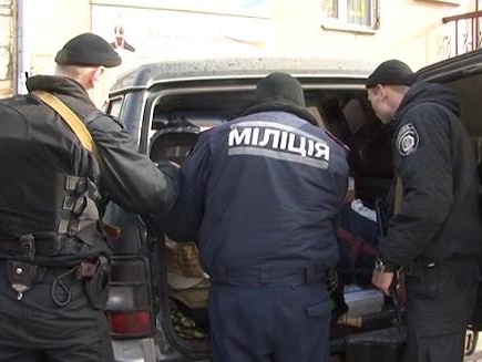Начальник милиции Киева Терещук: Оперативники изъяли оружие в автомобиле с днепропетровскими номерами