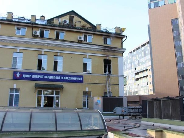 В Киеве горело здание детской больницы "Охматдет"