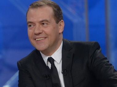 Медведев: Украинская власть должна защитить правоохранительные органы и людей