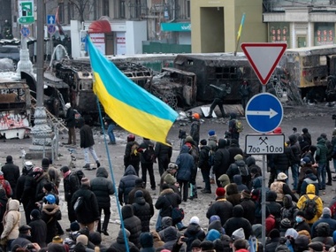 Милиция советует киевлянам сидеть дома и предупреждает о своем праве стрелять