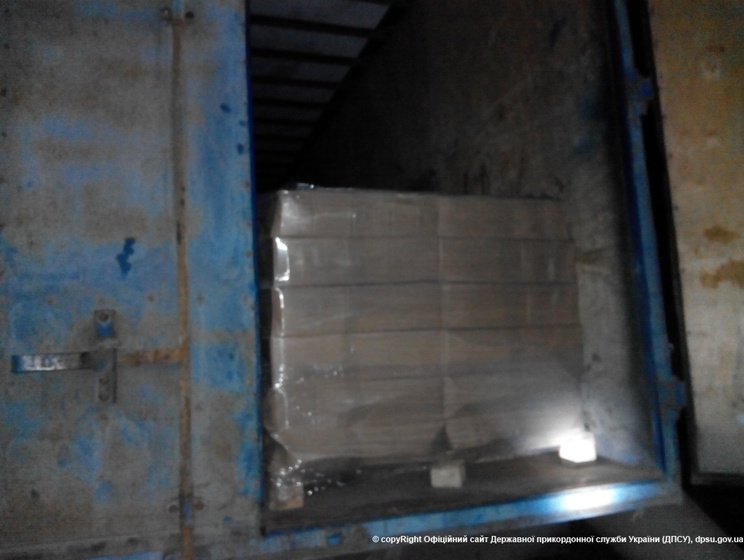 Погранслужба: В Харьковской области задержали два автомобиля с контрабандной сырной продукцией