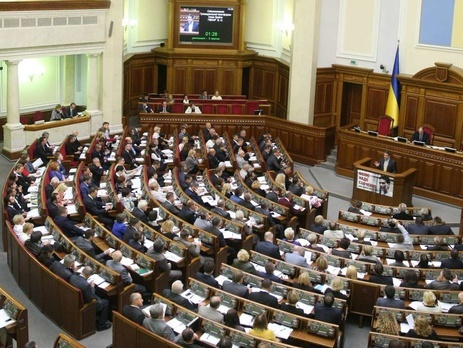 Депутаты Блока Петра Порошенко предлагают Раде начинать заседание с молитвы 