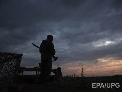 Пресс-центр АТО: Террористы продолжают вести огонь по позициям украинских военных на всех направлениях