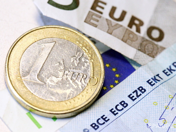 Нацбанк укрепил курс гривны к евро до 24,37 грн/€