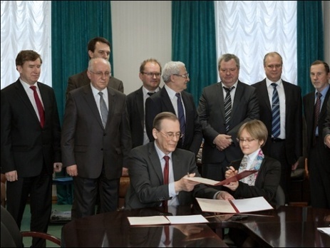 "Газпромбанк" и Кремль опровергли сообщение, что глава правления банка назвал Тихонову дочерью Путина