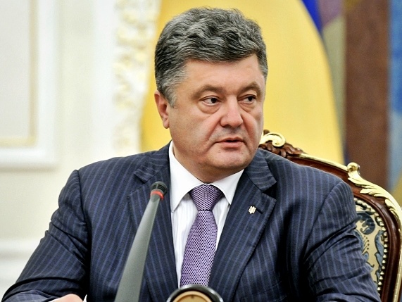 Порошенко немедленно подпишет закон о выборах в Мариуполе и Красноармейске 29 ноября