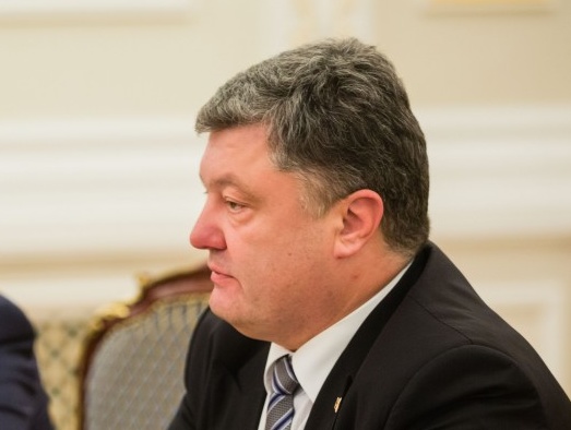 Порошенко заявил о необходимости децентрализации для возврата Донбасса и Крыма под контроль Украины