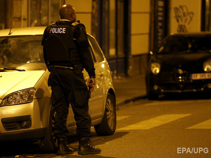 У одного из террористов-смертников в Париже нашли сирийский паспорт