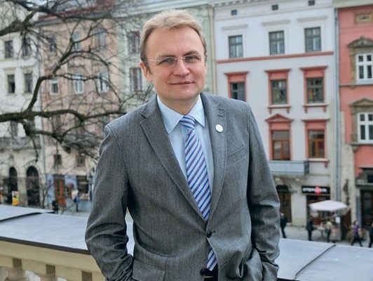 Экзит-полл КМИС: Во втором туре выборов мэра Львова побеждает Садовый