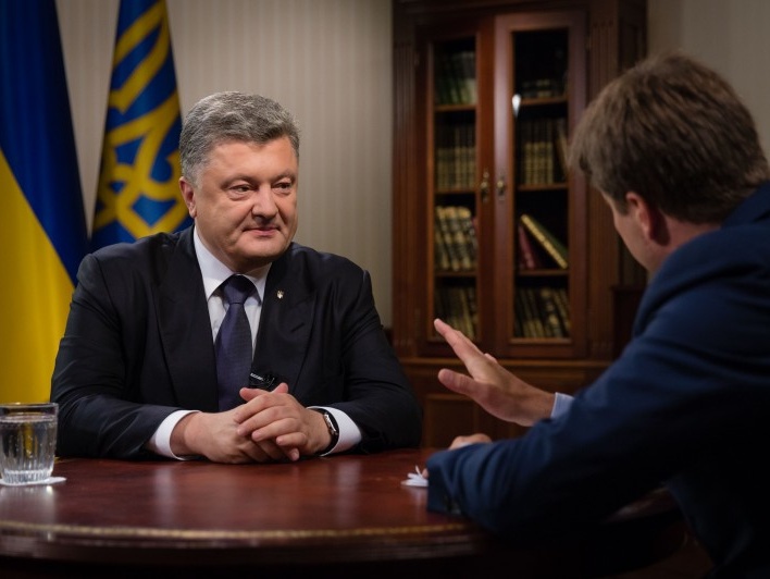 Порошенко потребовал от силовиков отчитаться о расследовании преступлений на Майдане