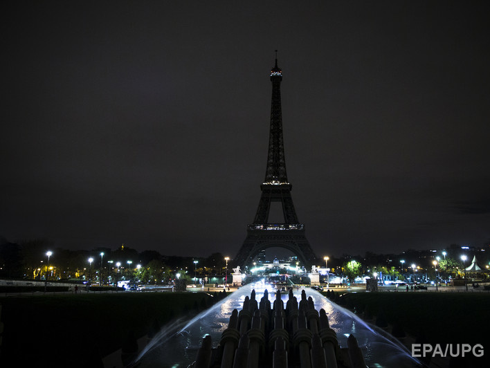 Мэрия Парижа: Эйфелева башня вновь открыта для туристов