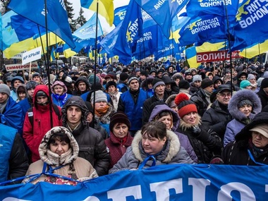 Подкрепление для Антимайдана вернули в Донецк, не дав выйти из вагонов 