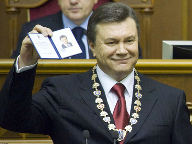 Янукович инициирует досрочные выборы президента
