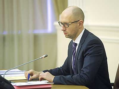 Яценюк поручил правоохранителям открыть уголовные производства по фактам проверок госпредприятий