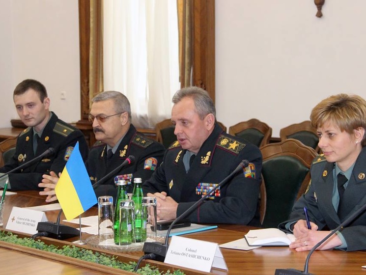 Муженко обсудил с послом ФРГ перспективы военного сотрудничества между Украиной и Германией