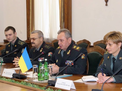Муженко обсудил с послом ФРГ перспективы военного сотрудничества между Украиной и Германией