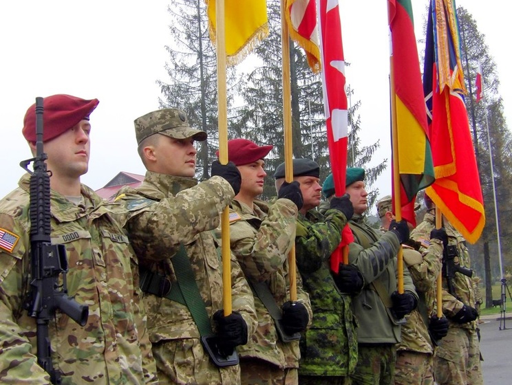 Минобороны: Во Львовской области начался курс подготовки украинских военных инструкторами из США, Канады и Литвы