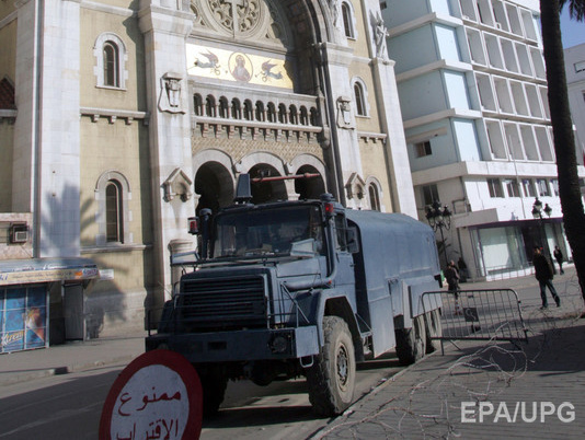 В Тунисе взорвался автобус с гвардией президента, 11 человек погибли
