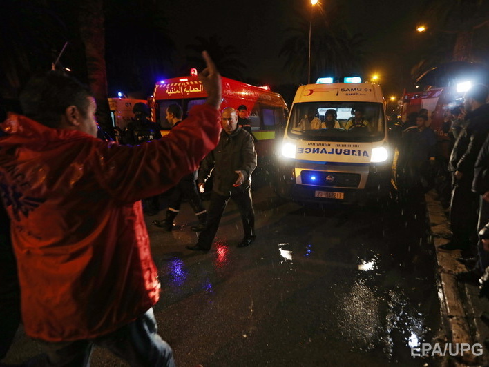 Reuters: Автобус с военными в Тунисе подорвал смертник