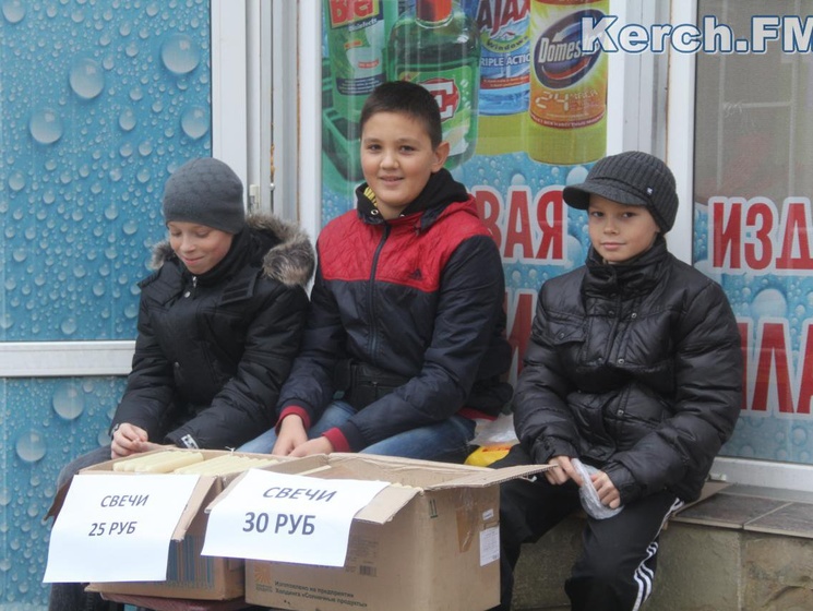 Крымчане жалуются на качество и стоимость свечей – СМИ